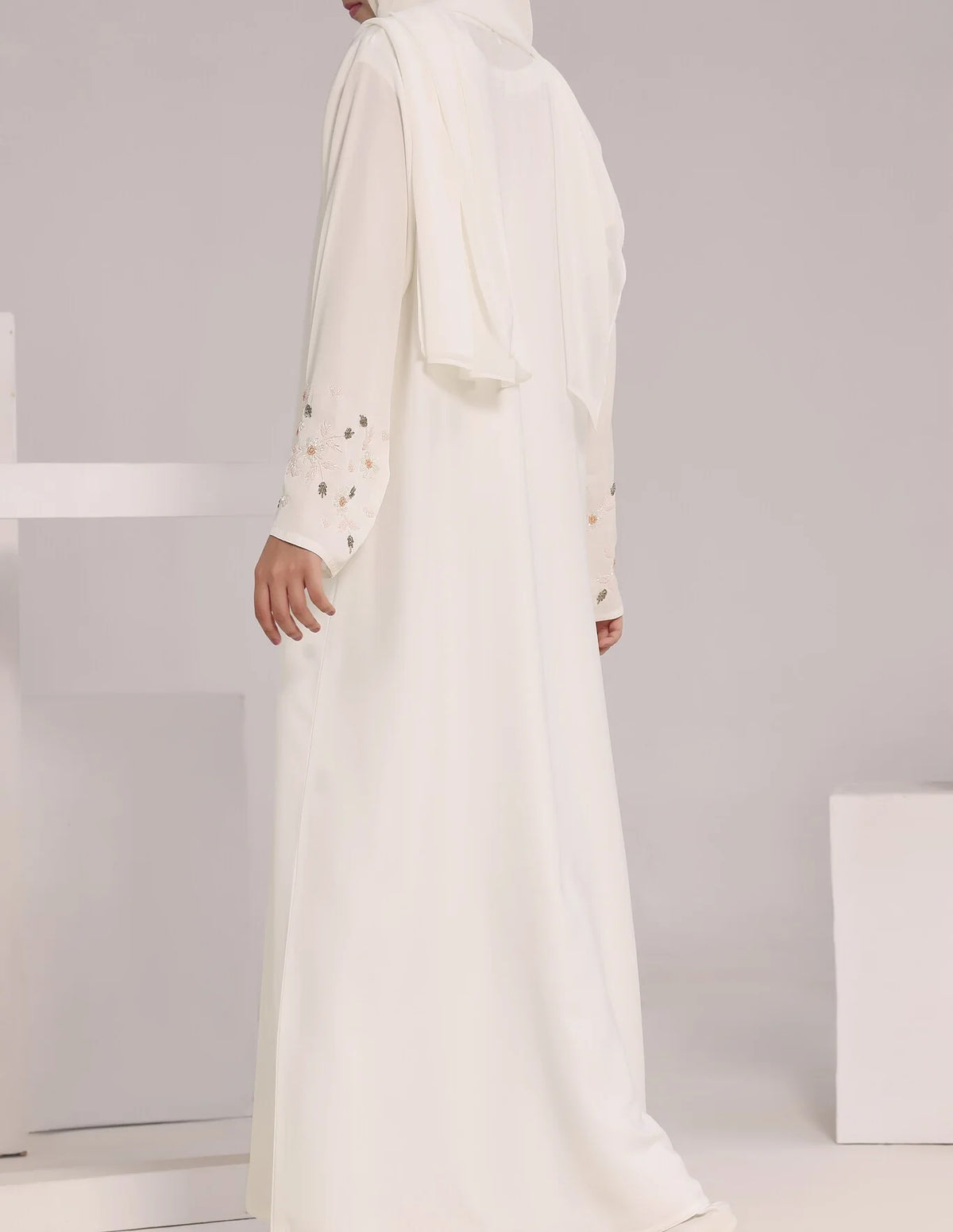 Premium White Handwork Open Abaya – RUBAB