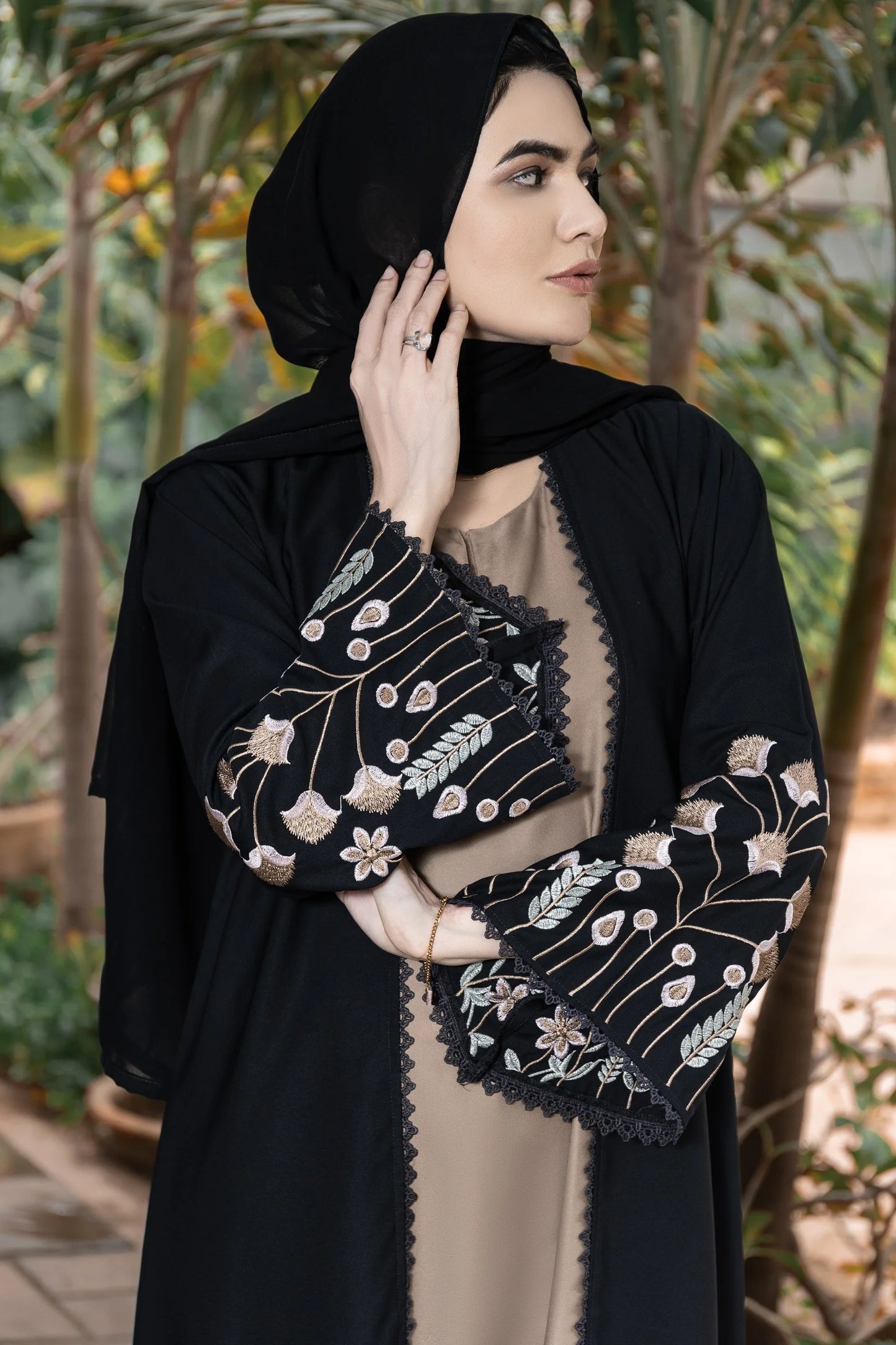 Embroidered Open Front Abaya - Regel